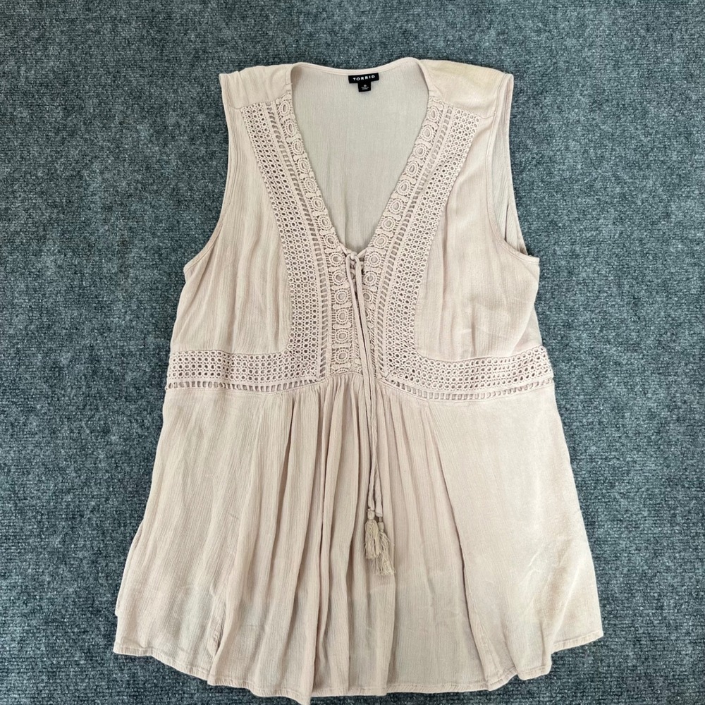 Torrid Pink Crochet Lace Babydoll Sleeveless Top Tassel Tie Boho Blouse Size 0 L